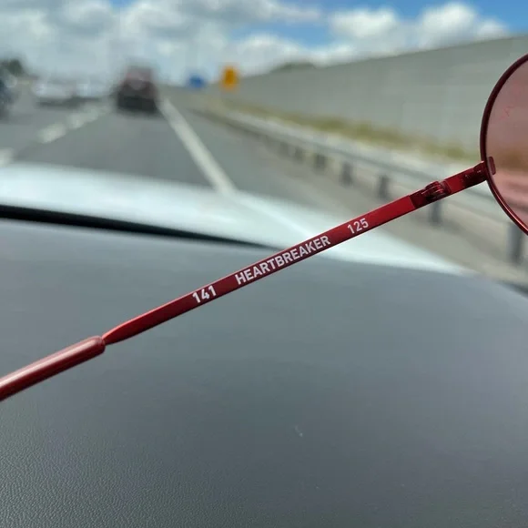 QUAY AUSTRALIA Heart Shape Heartbreaker Aviator Sunglasses - Picture 5 of 5